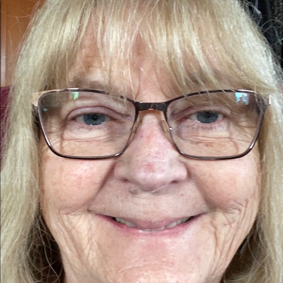 Meet your Posher, Julie m. - Picture 1 of 1